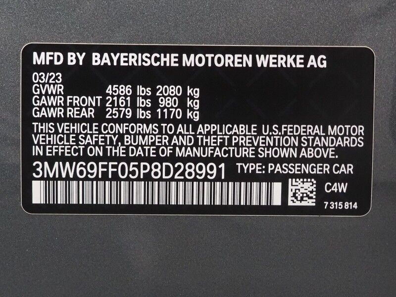 2023 BMW 3 Series 330i Sedan *NAVIGATION, CURVED DISPLAY, SAFETY ALERTS, 360 VIEW CAMERAS, COLOR TOUCHSCREEN, MOONROOF, HEATED SEATS/STEERING, COMFORT ACCESS, REMOTE START, 19 INCH WHEELS, WIRELESS CHARGING, ANDROID & APPLE Round Rock TX