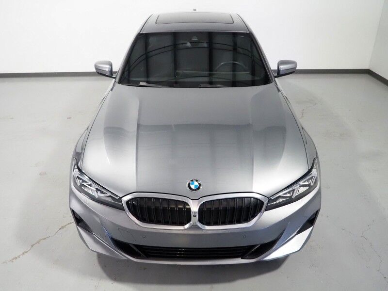 2023 BMW 3 Series 330i Sedan *NAVIGATION, CURVED DISPLAY, SAFETY ALERTS, 360 VIEW CAMERAS, COLOR TOUCHSCREEN, MOONROOF, HEATED SEATS/STEERING, COMFORT ACCESS, REMOTE START, 19 INCH WHEELS, WIRELESS CHARGING, ANDROID & APPLE Round Rock TX