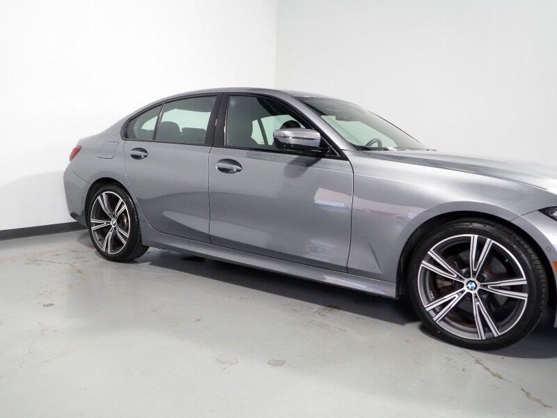 2023 BMW 3 Series 330i Sedan *NAVIGATION, CURVED DISPLAY, SAFETY ALERTS, 360 VIEW CAMERAS, COLOR TOUCHSCREEN, MOONROOF, HEATED SEATS/STEERING, COMFORT ACCESS, REMOTE START, 19 INCH WHEELS, WIRELESS CHARGING, ANDROID & APPLE Round Rock TX