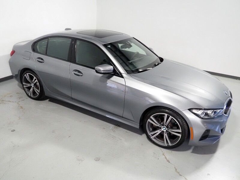 2023 BMW 3 Series 330i Sedan *NAVIGATION, CURVED DISPLAY, SAFETY ALERTS, 360 VIEW CAMERAS, COLOR TOUCHSCREEN, MOONROOF, HEATED SEATS/STEERING, COMFORT ACCESS, REMOTE START, 19 INCH WHEELS, WIRELESS CHARGING, ANDROID & APPLE Round Rock TX