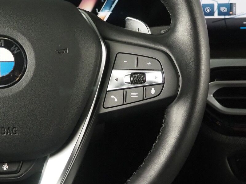 2023 BMW 3 Series 330i Sedan *NAVIGATION, CURVED DISPLAY, SAFETY ALERTS, 360 VIEW CAMERAS, COLOR TOUCHSCREEN, MOONROOF, HEATED SEATS/STEERING, COMFORT ACCESS, REMOTE START, 19 INCH WHEELS, WIRELESS CHARGING, ANDROID & APPLE Round Rock TX