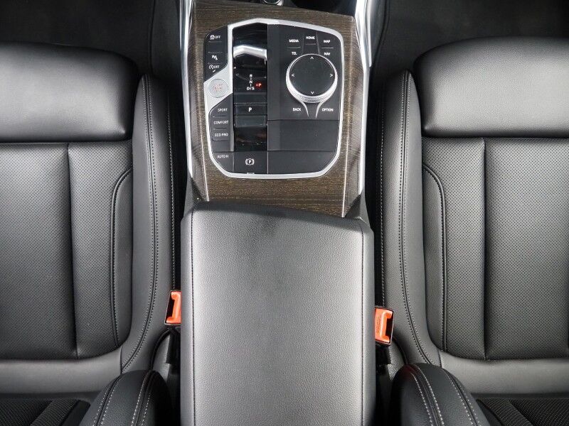 2023 BMW 3 Series 330i Sedan *NAVIGATION, CURVED DISPLAY, SAFETY ALERTS, BACKUP-CAMERA, COLOR TOUCHSCREEN, MOONROOF, HEATED SEATS, COMFORT ACCESS, 19 INCH WHEELS, ANDROID & APPLE Round Rock TX