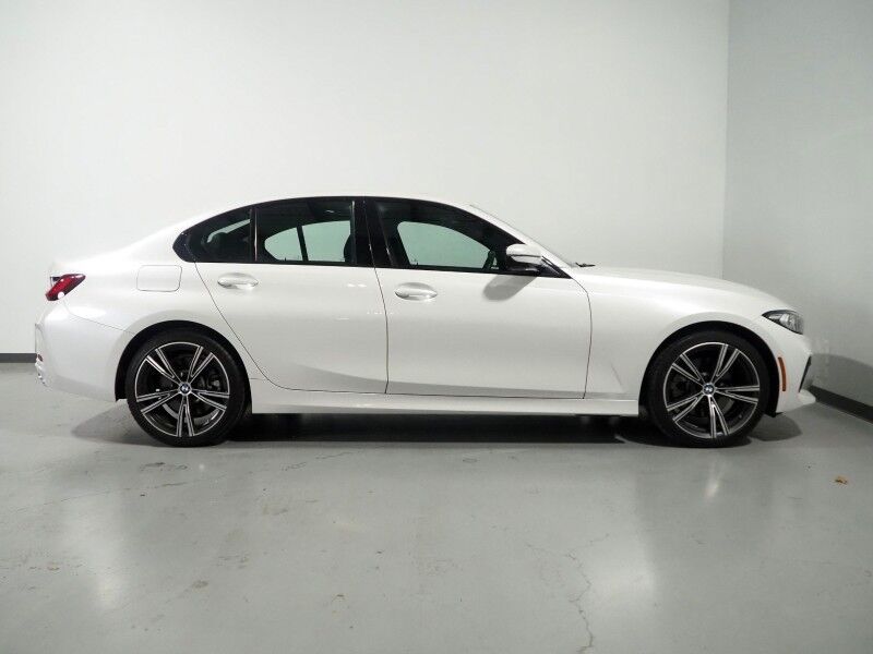 2023 BMW 3 Series 330i Sedan *NAVIGATION, CURVED DISPLAY, SAFETY ALERTS, BACKUP-CAMERA, COLOR TOUCHSCREEN, MOONROOF, HEATED SEATS, COMFORT ACCESS, 19 INCH WHEELS, ANDROID & APPLE Round Rock TX