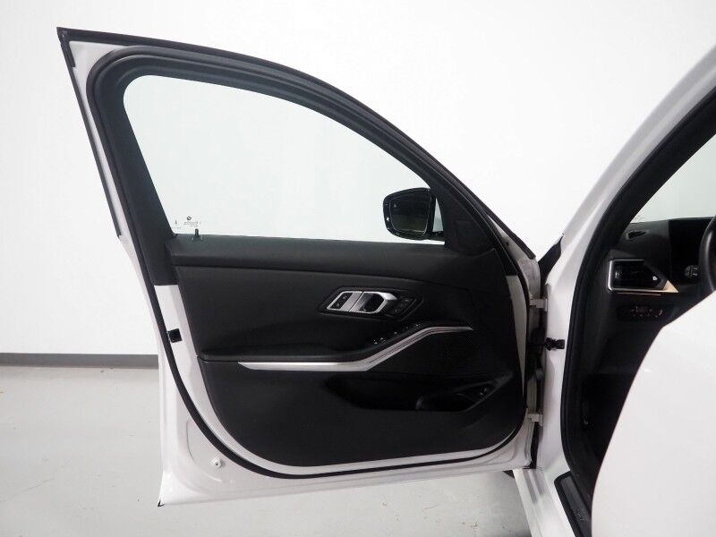 2023 BMW 3 Series 330i Sedan *NAVIGATION, CURVED DISPLAY, SAFETY ALERTS, BACKUP-CAMERA, COLOR TOUCHSCREEN, MOONROOF, HEATED SEATS, COMFORT ACCESS, 19 INCH WHEELS, ANDROID & APPLE Round Rock TX