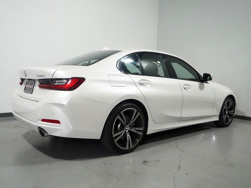2023 BMW 3 Series 330i Sedan *NAVIGATION, CURVED DISPLAY, SAFETY ALERTS, BACKUP-CAMERA, COLOR TOUCHSCREEN, MOONROOF, HEATED SEATS, COMFORT ACCESS, 19 INCH WHEELS, ANDROID & APPLE Round Rock TX