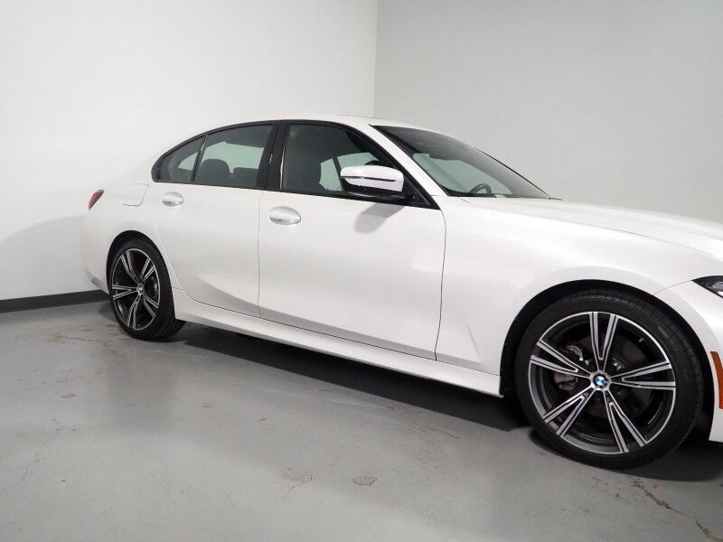 2023 BMW 3 Series 330i Sedan *NAVIGATION, CURVED DISPLAY, SAFETY ALERTS, BACKUP-CAMERA, COLOR TOUCHSCREEN, MOONROOF, HEATED SEATS, COMFORT ACCESS, 19 INCH WHEELS, ANDROID & APPLE Round Rock TX