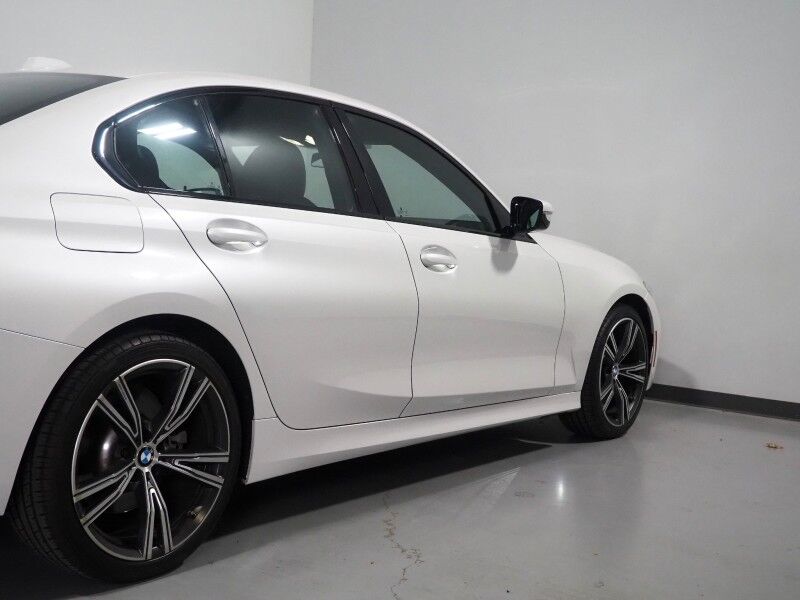 2023 BMW 3 Series 330i Sedan *NAVIGATION, CURVED DISPLAY, SAFETY ALERTS, BACKUP-CAMERA, COLOR TOUCHSCREEN, MOONROOF, HEATED SEATS, COMFORT ACCESS, 19 INCH WHEELS, ANDROID & APPLE Round Rock TX