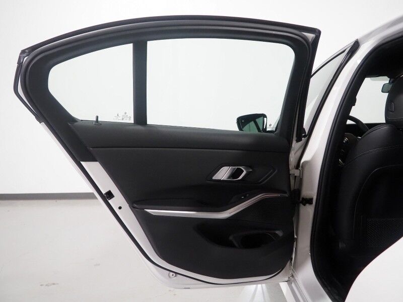 2023 BMW 3 Series 330i Sedan *NAVIGATION, CURVED DISPLAY, SAFETY ALERTS, BACKUP-CAMERA, COLOR TOUCHSCREEN, MOONROOF, HEATED SEATS, COMFORT ACCESS, 19 INCH WHEELS, ANDROID & APPLE Round Rock TX