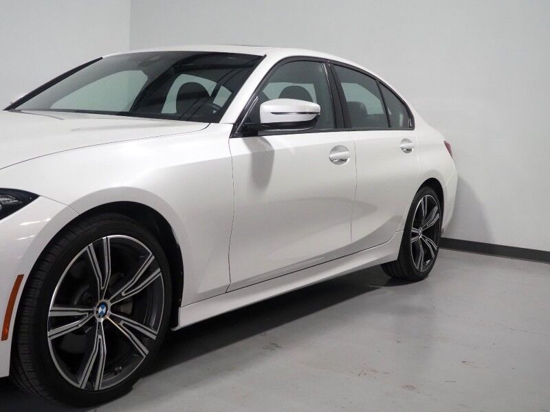2023 BMW 3 Series 330i Sedan *NAVIGATION, CURVED DISPLAY, SAFETY ALERTS, BACKUP-CAMERA, COLOR TOUCHSCREEN, MOONROOF, HEATED SEATS, COMFORT ACCESS, 19 INCH WHEELS, ANDROID & APPLE Round Rock TX