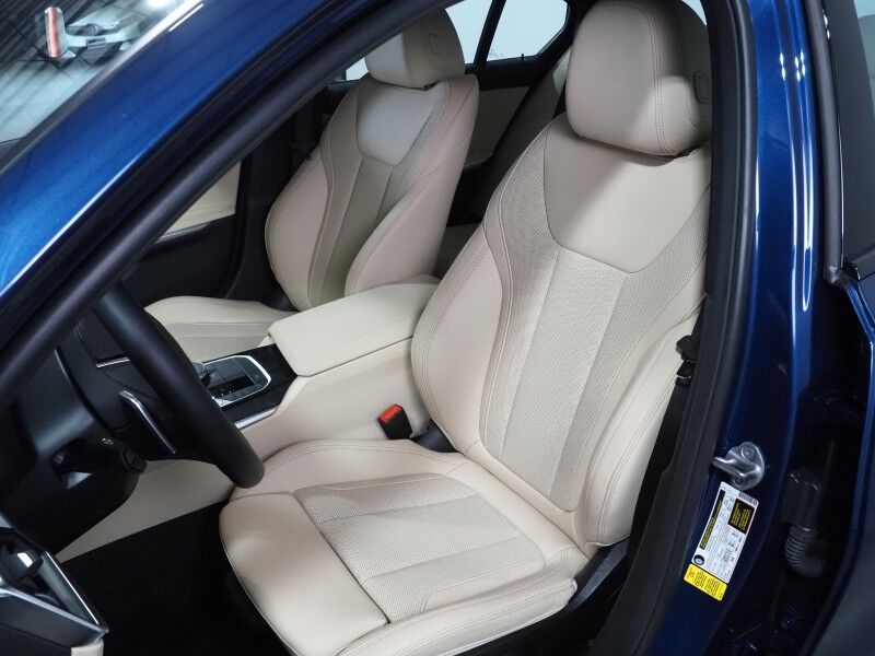 2023 BMW 3 Series 330i Sedan *NAVIGATION, CURVED DISPLAY, SAFETY ALERTS, PARK ASSIST PLUS, 360 VIEW CAMERAS, COLOR TOUCHSCREEN, MOONROOF, COMFORT ACCESS, 19 INCH WHEELS, ANDROID & APPLE Round Rock TX