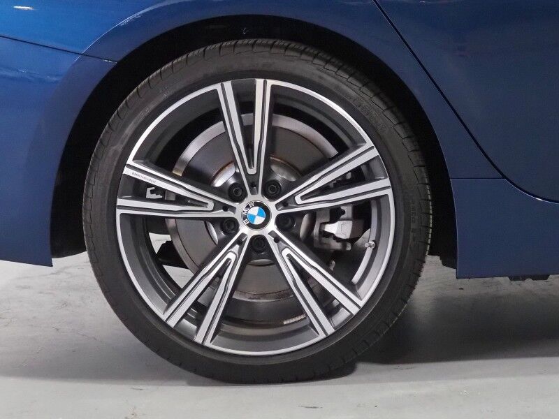 2023 BMW 3 Series 330i Sedan *NAVIGATION, CURVED DISPLAY, SAFETY ALERTS, PARK ASSIST PLUS, 360 VIEW CAMERAS, COLOR TOUCHSCREEN, MOONROOF, COMFORT ACCESS, 19 INCH WHEELS, ANDROID & APPLE Round Rock TX