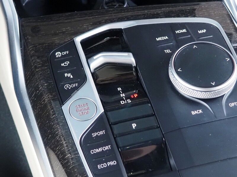 2023 BMW 3 Series 330i Sedan *NAVIGATION, CURVED DISPLAY, SAFETY ALERTS, PARK ASSIST PLUS, 360 VIEW CAMERAS, COLOR TOUCHSCREEN, MOONROOF, COMFORT ACCESS, 19 INCH WHEELS, ANDROID & APPLE Round Rock TX