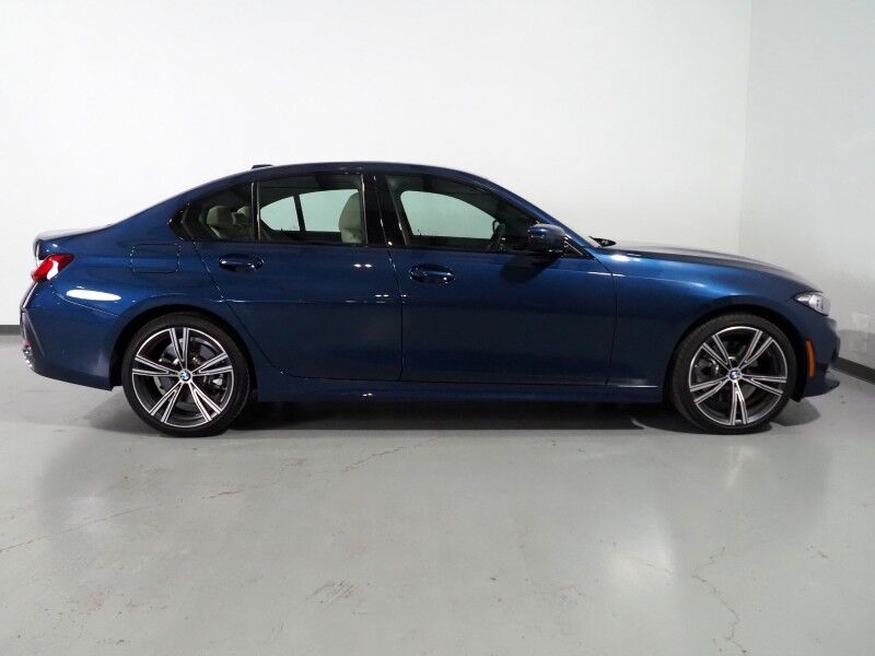 2023 BMW 3 Series 330i Sedan *NAVIGATION, CURVED DISPLAY, SAFETY ALERTS, PARK ASSIST PLUS, 360 VIEW CAMERAS, COLOR TOUCHSCREEN, MOONROOF, COMFORT ACCESS, 19 INCH WHEELS, ANDROID & APPLE Round Rock TX