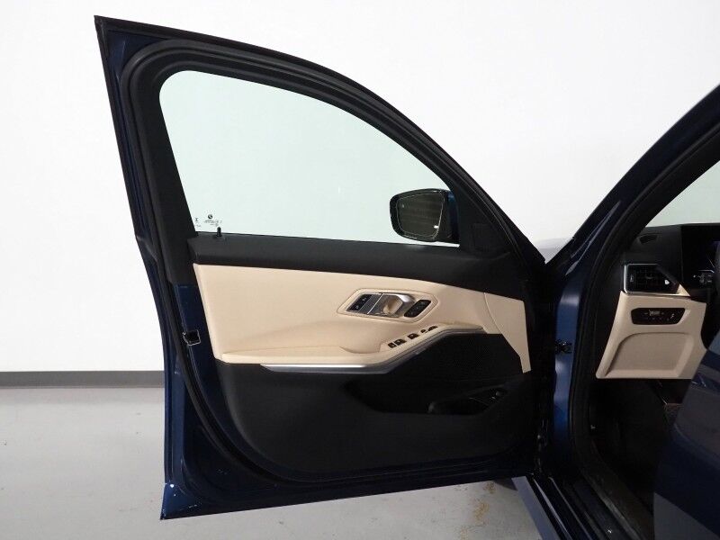 2023 BMW 3 Series 330i Sedan *NAVIGATION, CURVED DISPLAY, SAFETY ALERTS, PARK ASSIST PLUS, 360 VIEW CAMERAS, COLOR TOUCHSCREEN, MOONROOF, COMFORT ACCESS, 19 INCH WHEELS, ANDROID & APPLE Round Rock TX