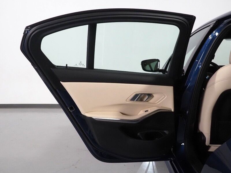 2023 BMW 3 Series 330i Sedan *NAVIGATION, CURVED DISPLAY, SAFETY ALERTS, PARK ASSIST PLUS, 360 VIEW CAMERAS, COLOR TOUCHSCREEN, MOONROOF, COMFORT ACCESS, 19 INCH WHEELS, ANDROID & APPLE Round Rock TX