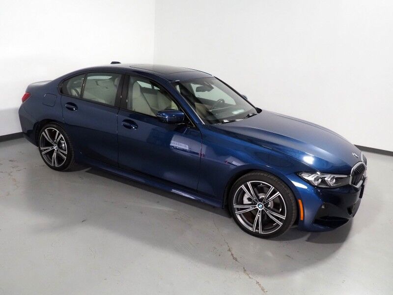 2023 BMW 3 Series 330i Sedan *NAVIGATION, CURVED DISPLAY, SAFETY ALERTS, PARK ASSIST PLUS, 360 VIEW CAMERAS, COLOR TOUCHSCREEN, MOONROOF, COMFORT ACCESS, 19 INCH WHEELS, ANDROID & APPLE Round Rock TX