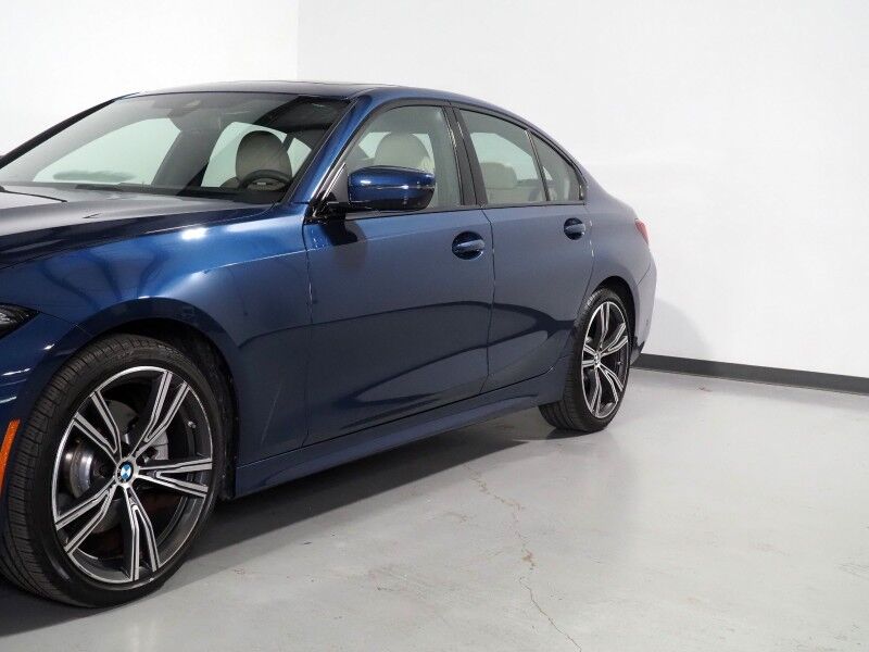 2023 BMW 3 Series 330i Sedan *NAVIGATION, CURVED DISPLAY, SAFETY ALERTS, PARK ASSIST PLUS, 360 VIEW CAMERAS, COLOR TOUCHSCREEN, MOONROOF, COMFORT ACCESS, 19 INCH WHEELS, ANDROID & APPLE Round Rock TX