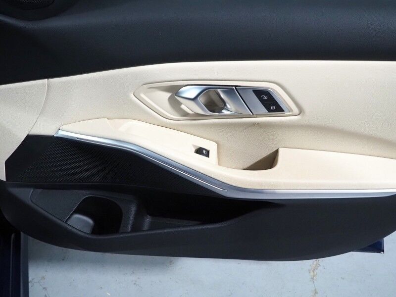 2023 BMW 3 Series 330i Sedan *NAVIGATION, CURVED DISPLAY, SAFETY ALERTS, PARK ASSIST PLUS, 360 VIEW CAMERAS, COLOR TOUCHSCREEN, MOONROOF, COMFORT ACCESS, 19 INCH WHEELS, ANDROID & APPLE Round Rock TX