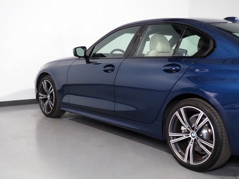 2023 BMW 3 Series 330i Sedan *NAVIGATION, CURVED DISPLAY, SAFETY ALERTS, PARK ASSIST PLUS, 360 VIEW CAMERAS, COLOR TOUCHSCREEN, MOONROOF, COMFORT ACCESS, 19 INCH WHEELS, ANDROID & APPLE Round Rock TX