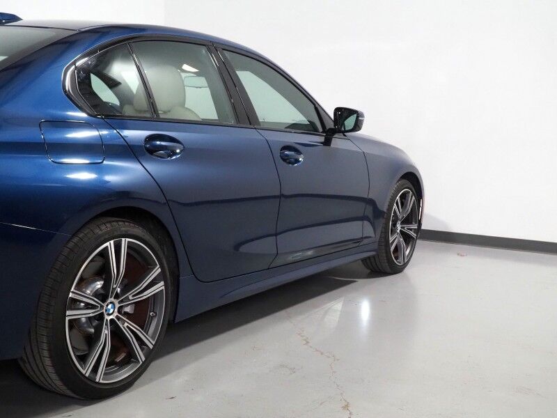 2023 BMW 3 Series 330i Sedan *NAVIGATION, CURVED DISPLAY, SAFETY ALERTS, PARK ASSIST PLUS, 360 VIEW CAMERAS, COLOR TOUCHSCREEN, MOONROOF, COMFORT ACCESS, 19 INCH WHEELS, ANDROID & APPLE Round Rock TX