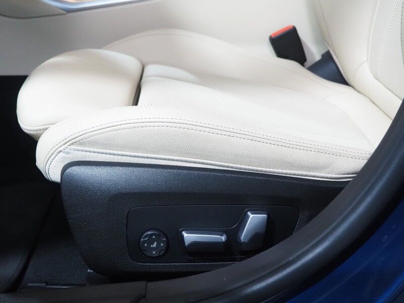 2023 BMW 3 Series 330i Sedan *NAVIGATION, CURVED DISPLAY, SAFETY ALERTS, PARK ASSIST PLUS, 360 VIEW CAMERAS, COLOR TOUCHSCREEN, MOONROOF, COMFORT ACCESS, 19 INCH WHEELS, ANDROID & APPLE Round Rock TX