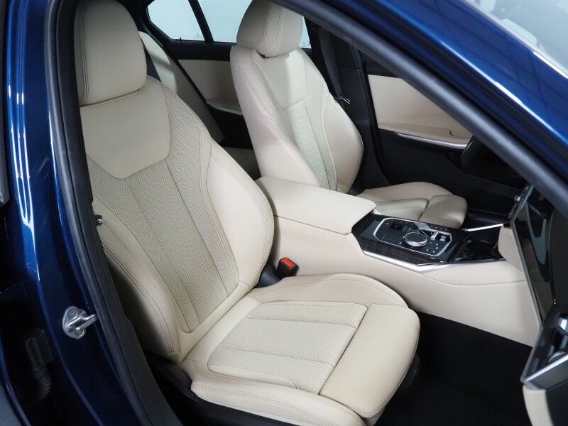 2023 BMW 3 Series 330i Sedan *NAVIGATION, CURVED DISPLAY, SAFETY ALERTS, PARK ASSIST PLUS, 360 VIEW CAMERAS, COLOR TOUCHSCREEN, MOONROOF, COMFORT ACCESS, 19 INCH WHEELS, ANDROID & APPLE