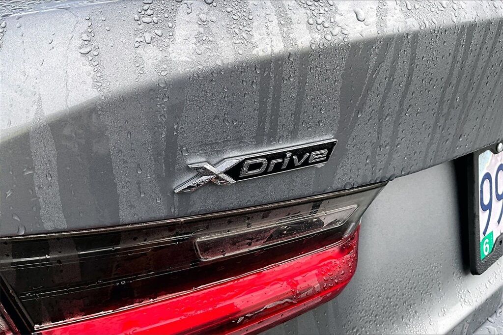 2023 BMW 3 Series 330i xDrive OR