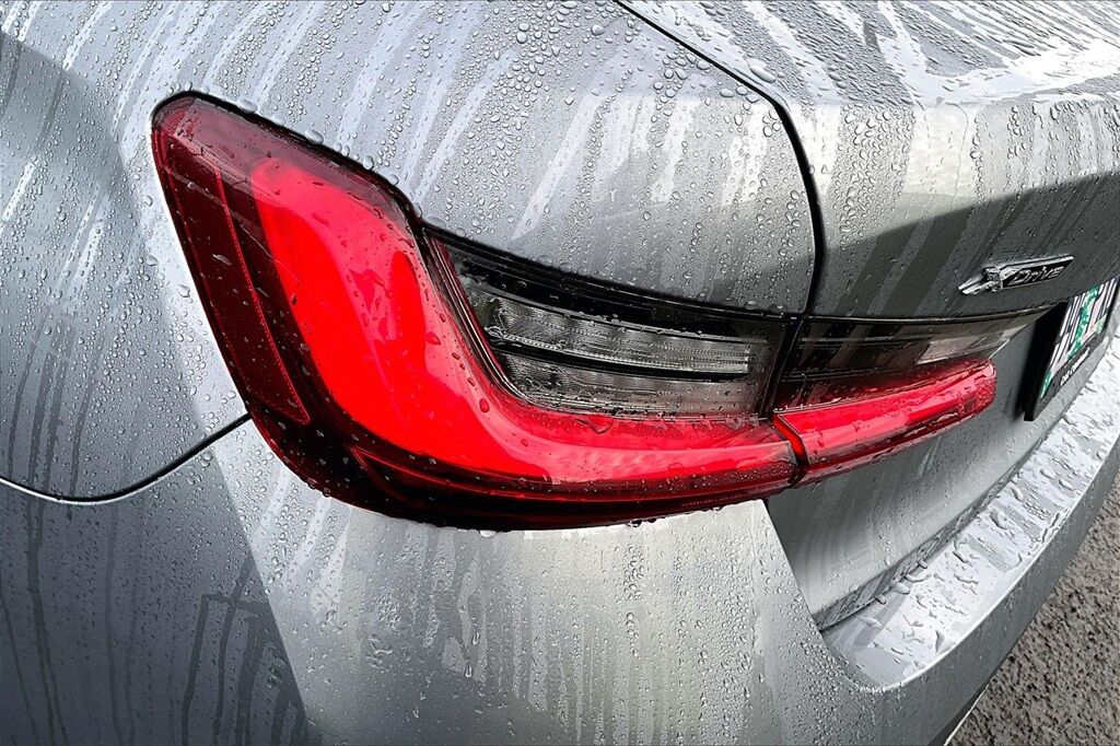 2023 BMW 3 Series 330i xDrive OR