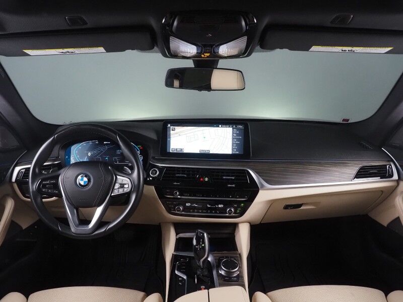 2023 BMW 5 Series 530e Plug-In Hybrid *HEADS-UP DISPLAY, NAVIGATION, LIVE COCKPIT PRO, SAFETY ALERTS, BACKUP-CAMERA, MOONROOF, HEATED SEATS, COMFORT ACCESS, FULL LED HEADLIGHTS, HARMAN/KARDON, WIRELESS CHARGING, ANDROID & APPLE