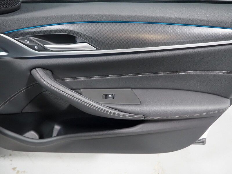 2023 BMW 5 Series 530e Plug-In Hybrid *M SPORT, NAVIGATION, LIVE COCKPIT PRO, SAFETY ALERTS, BACKUP-CAMERA, COLOR TOUCHSCREEN, MOONROOF, HEATED SEATS, COMFORT ACCESS, FULL LED HEADLIGHTS, ANDROID & APPLE, WIRELESS CHARGING Round Rock TX