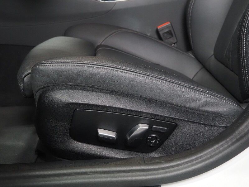 2023 BMW 5 Series 530e Plug-In Hybrid *M SPORT, NAVIGATION, LIVE COCKPIT PRO, SAFETY ALERTS, BACKUP-CAMERA, COLOR TOUCHSCREEN, MOONROOF, HEATED SEATS, COMFORT ACCESS, FULL LED HEADLIGHTS, ANDROID & APPLE, WIRELESS CHARGING Round Rock TX