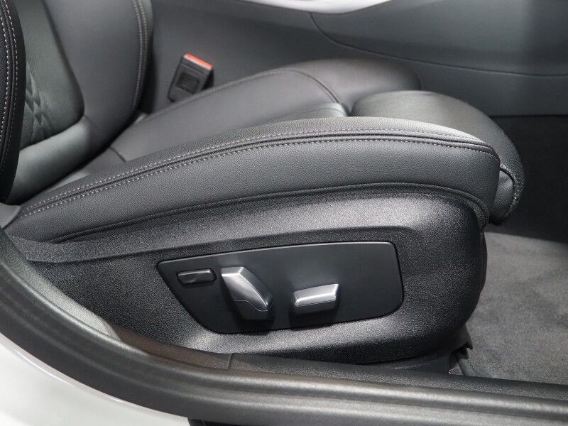 2023 BMW 5 Series 530e Plug-In Hybrid *M SPORT, NAVIGATION, LIVE COCKPIT PRO, SAFETY ALERTS, BACKUP-CAMERA, COLOR TOUCHSCREEN, MOONROOF, HEATED SEATS, COMFORT ACCESS, FULL LED HEADLIGHTS, ANDROID & APPLE, WIRELESS CHARGING Round Rock TX