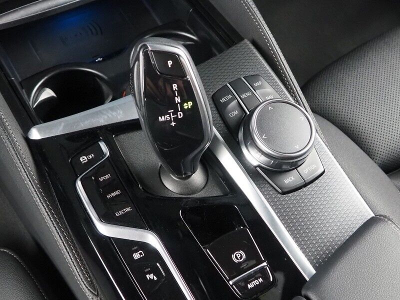 2023 BMW 5 Series 530e Plug-In Hybrid *M SPORT, NAVIGATION, LIVE COCKPIT PRO, SAFETY ALERTS, BACKUP-CAMERA, COLOR TOUCHSCREEN, MOONROOF, HEATED SEATS, COMFORT ACCESS, FULL LED HEADLIGHTS, ANDROID & APPLE, WIRELESS CHARGING Round Rock TX