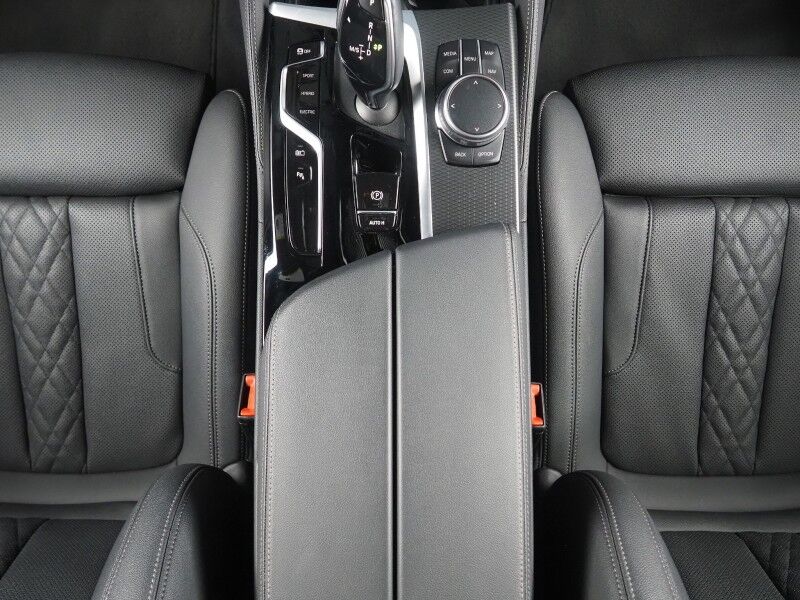 2023 BMW 5 Series 530e Plug-In Hybrid *M SPORT, NAVIGATION, LIVE COCKPIT PRO, SAFETY ALERTS, BACKUP-CAMERA, COLOR TOUCHSCREEN, MOONROOF, HEATED SEATS, COMFORT ACCESS, FULL LED HEADLIGHTS, ANDROID & APPLE, WIRELESS CHARGING Round Rock TX