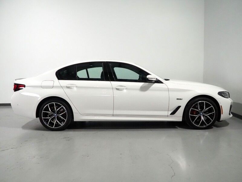 2023 BMW 5 Series 530e Plug-In Hybrid *M SPORT, NAVIGATION, LIVE COCKPIT PRO, SAFETY ALERTS, BACKUP-CAMERA, COLOR TOUCHSCREEN, MOONROOF, HEATED SEATS, COMFORT ACCESS, FULL LED HEADLIGHTS, ANDROID & APPLE, WIRELESS CHARGING Round Rock TX