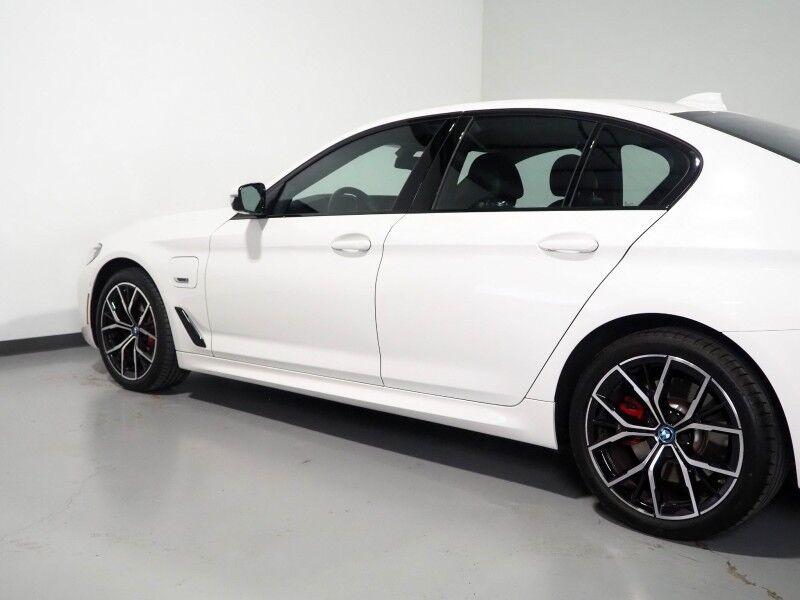 2023 BMW 5 Series 530e Plug-In Hybrid *M SPORT, NAVIGATION, LIVE COCKPIT PRO, SAFETY ALERTS, BACKUP-CAMERA, COLOR TOUCHSCREEN, MOONROOF, HEATED SEATS, COMFORT ACCESS, FULL LED HEADLIGHTS, ANDROID & APPLE, WIRELESS CHARGING Round Rock TX