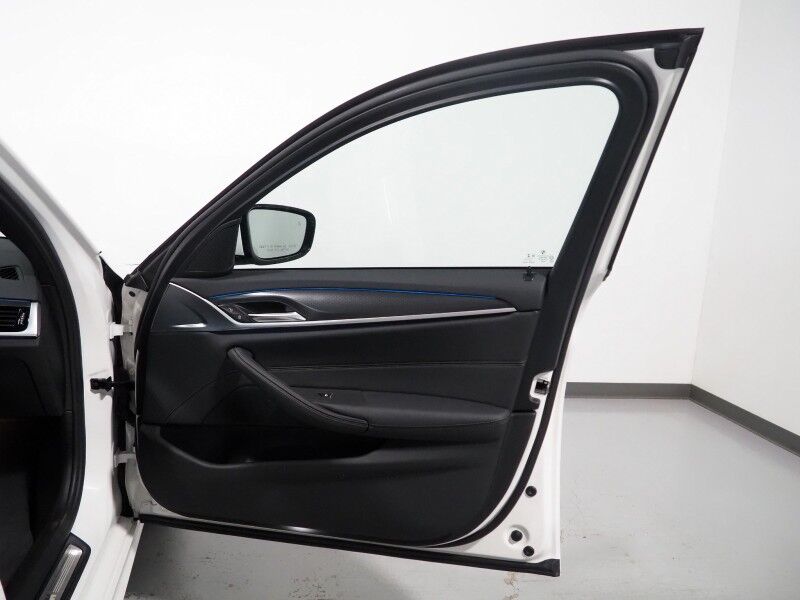 2023 BMW 5 Series 530e Plug-In Hybrid *M SPORT, NAVIGATION, LIVE COCKPIT PRO, SAFETY ALERTS, BACKUP-CAMERA, COLOR TOUCHSCREEN, MOONROOF, HEATED SEATS, COMFORT ACCESS, FULL LED HEADLIGHTS, ANDROID & APPLE, WIRELESS CHARGING Round Rock TX