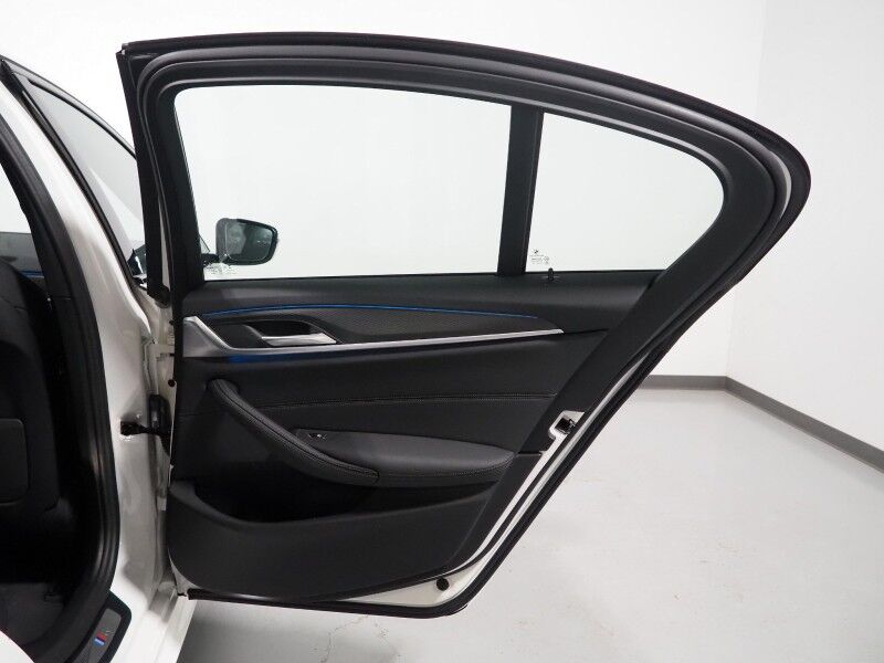 2023 BMW 5 Series 530e Plug-In Hybrid *M SPORT, NAVIGATION, LIVE COCKPIT PRO, SAFETY ALERTS, BACKUP-CAMERA, COLOR TOUCHSCREEN, MOONROOF, HEATED SEATS, COMFORT ACCESS, FULL LED HEADLIGHTS, ANDROID & APPLE, WIRELESS CHARGING Round Rock TX