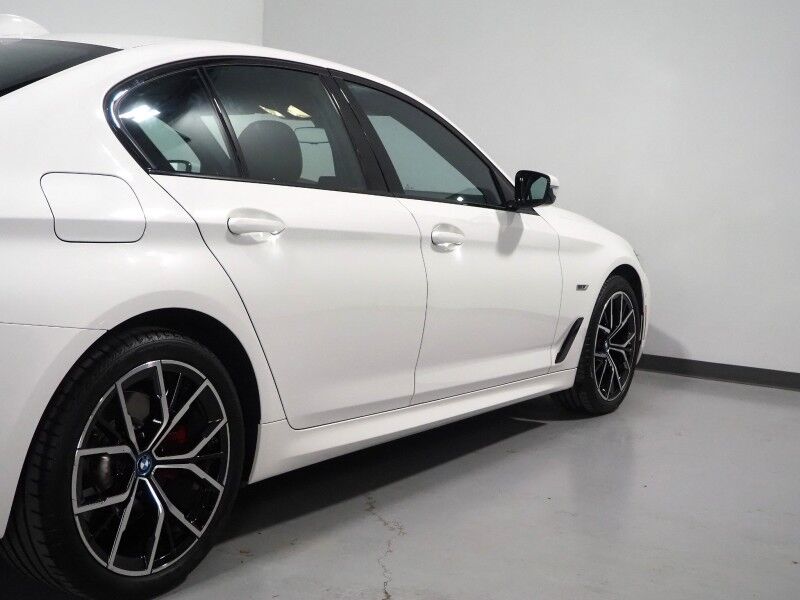 2023 BMW 5 Series 530e Plug-In Hybrid *M SPORT, NAVIGATION, LIVE COCKPIT PRO, SAFETY ALERTS, BACKUP-CAMERA, COLOR TOUCHSCREEN, MOONROOF, HEATED SEATS, COMFORT ACCESS, FULL LED HEADLIGHTS, ANDROID & APPLE, WIRELESS CHARGING Round Rock TX