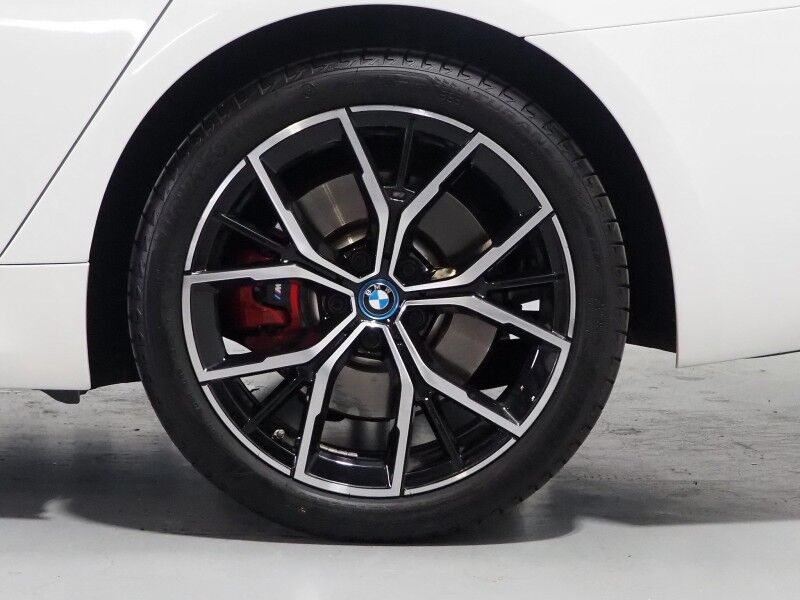 2023 BMW 5 Series 530e Plug-In Hybrid *M SPORT, NAVIGATION, LIVE COCKPIT PRO, SAFETY ALERTS, BACKUP-CAMERA, COLOR TOUCHSCREEN, MOONROOF, HEATED SEATS, COMFORT ACCESS, FULL LED HEADLIGHTS, ANDROID & APPLE, WIRELESS CHARGING Round Rock TX