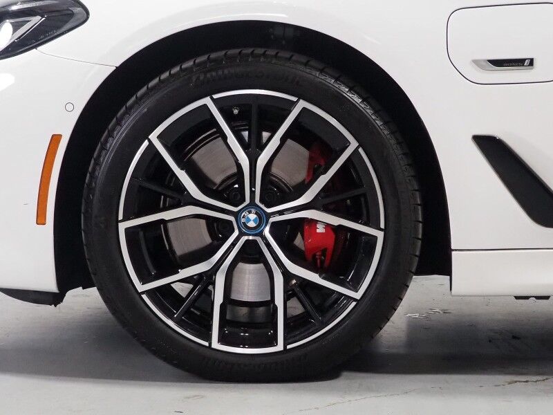 2023 BMW 5 Series 530e Plug-In Hybrid *M SPORT, NAVIGATION, LIVE COCKPIT PRO, SAFETY ALERTS, BACKUP-CAMERA, COLOR TOUCHSCREEN, MOONROOF, HEATED SEATS, COMFORT ACCESS, FULL LED HEADLIGHTS, ANDROID & APPLE, WIRELESS CHARGING Round Rock TX