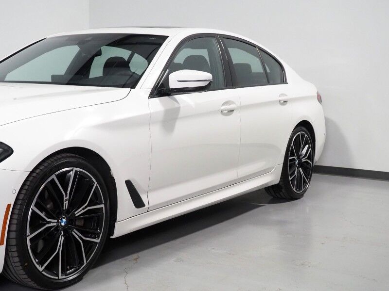 2023 BMW 5 Series 530i Sedan *M SPORT, NAVIGATION, LIVE COCKPIT PRO, SAFETY ALERTS, BACKUP-CAMERA, COLOR TOUCHSCREEN, MOONROOF, HEATED SEATS/STEERING, COMFORT ACCESS, 20 INCH WHEELS, FULL LED HEADLIGHTS, ANDROID & APPLE Round Rock TX
