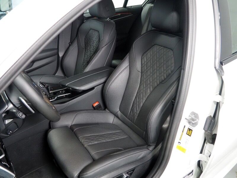 2023 BMW 5 Series 530i Sedan *M SPORT, NAVIGATION, LIVE COCKPIT PRO, SAFETY ALERTS, BACKUP-CAMERA, COLOR TOUCHSCREEN, MOONROOF, HEATED SEATS/STEERING, COMFORT ACCESS, 20 INCH WHEELS, FULL LED HEADLIGHTS, ANDROID & APPLE Round Rock TX