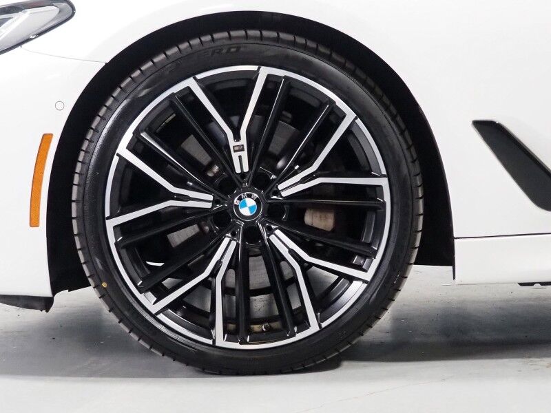 2023 BMW 5 Series 530i Sedan *M SPORT, NAVIGATION, LIVE COCKPIT PRO, SAFETY ALERTS, BACKUP-CAMERA, COLOR TOUCHSCREEN, MOONROOF, HEATED SEATS/STEERING, COMFORT ACCESS, 20 INCH WHEELS, FULL LED HEADLIGHTS, ANDROID & APPLE Round Rock TX