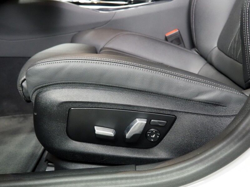 2023 BMW 5 Series 530i Sedan *M SPORT, NAVIGATION, LIVE COCKPIT PRO, SAFETY ALERTS, BACKUP-CAMERA, COLOR TOUCHSCREEN, MOONROOF, HEATED SEATS/STEERING, COMFORT ACCESS, 20 INCH WHEELS, FULL LED HEADLIGHTS, ANDROID & APPLE Round Rock TX