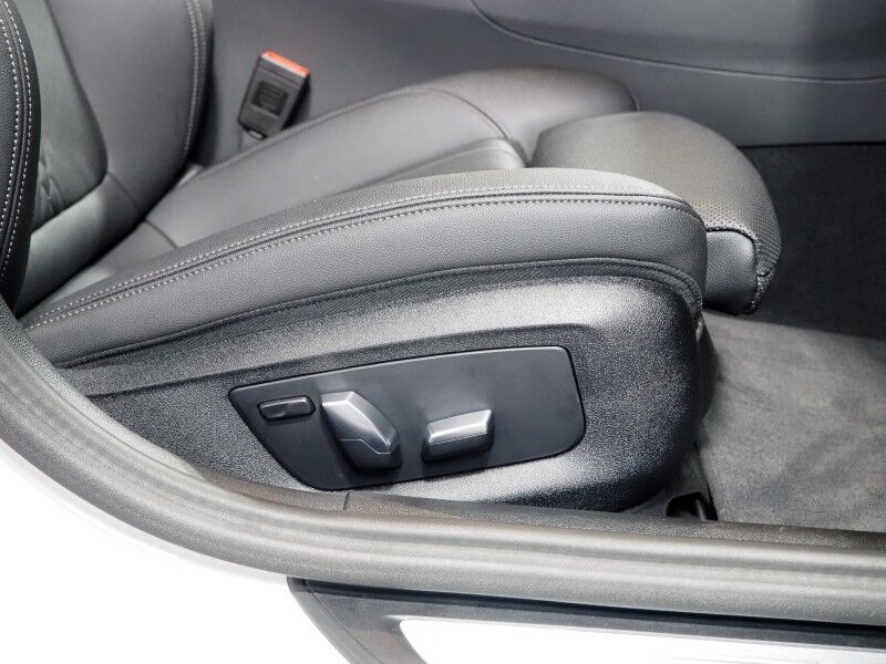 2023 BMW 5 Series 530i Sedan *M SPORT, NAVIGATION, LIVE COCKPIT PRO, SAFETY ALERTS, BACKUP-CAMERA, COLOR TOUCHSCREEN, MOONROOF, HEATED SEATS/STEERING, COMFORT ACCESS, 20 INCH WHEELS, FULL LED HEADLIGHTS, ANDROID & APPLE Round Rock TX