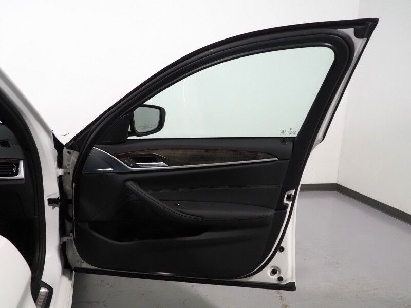 2023 BMW 5 Series 530i Sedan *M SPORT, NAVIGATION, LIVE COCKPIT PRO, SAFETY ALERTS, BACKUP-CAMERA, COLOR TOUCHSCREEN, MOONROOF, HEATED SEATS/STEERING, COMFORT ACCESS, 20 INCH WHEELS, FULL LED HEADLIGHTS, ANDROID & APPLE Round Rock TX