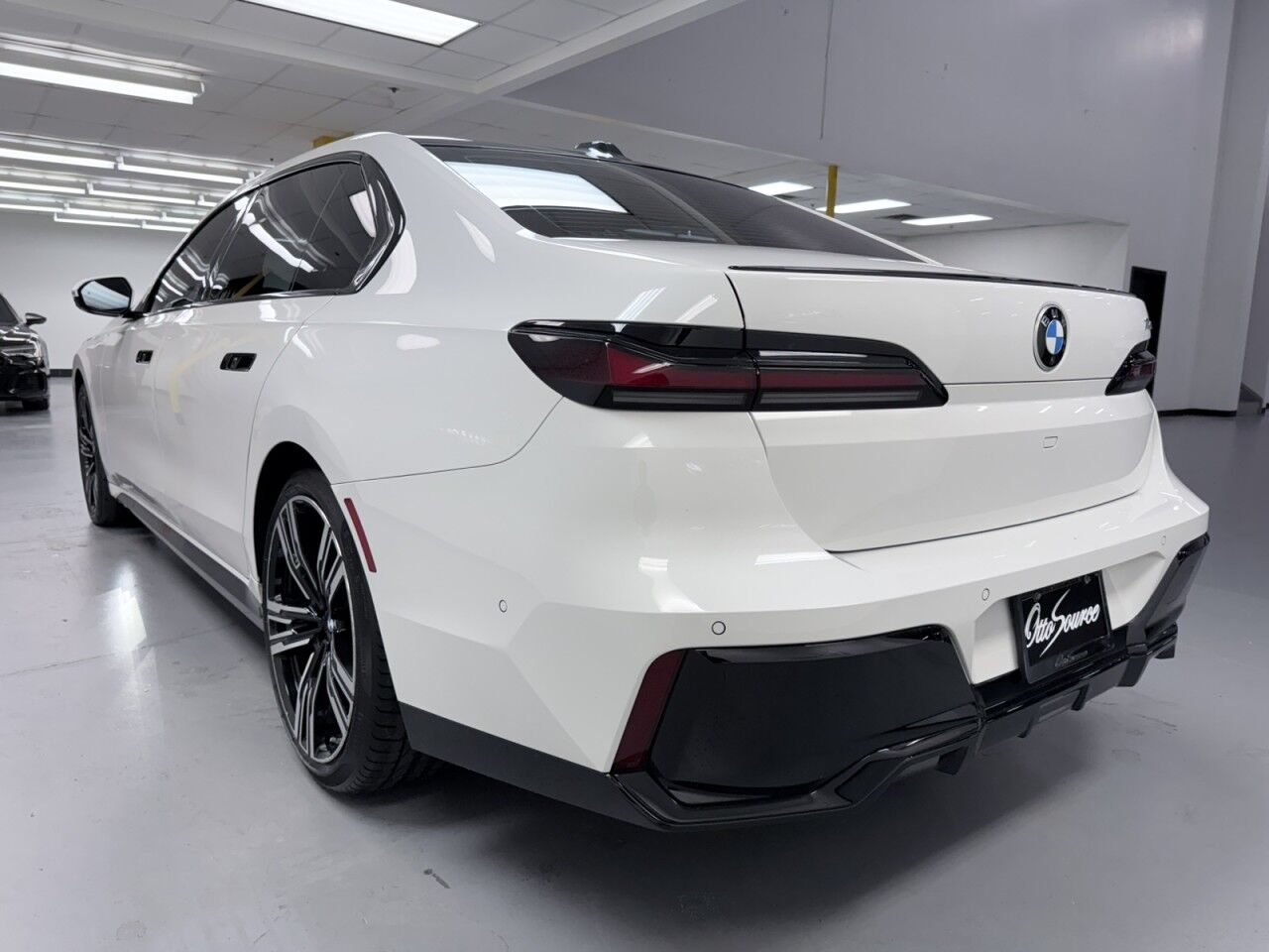 2023 BMW 7 Series 740i