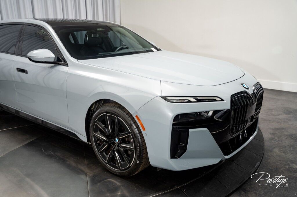 2023 BMW 7 Series 740i