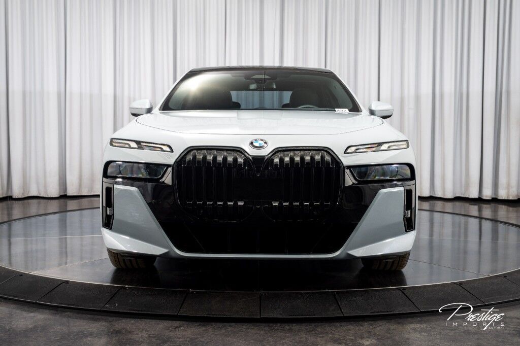 2023 BMW 7 Series 740i